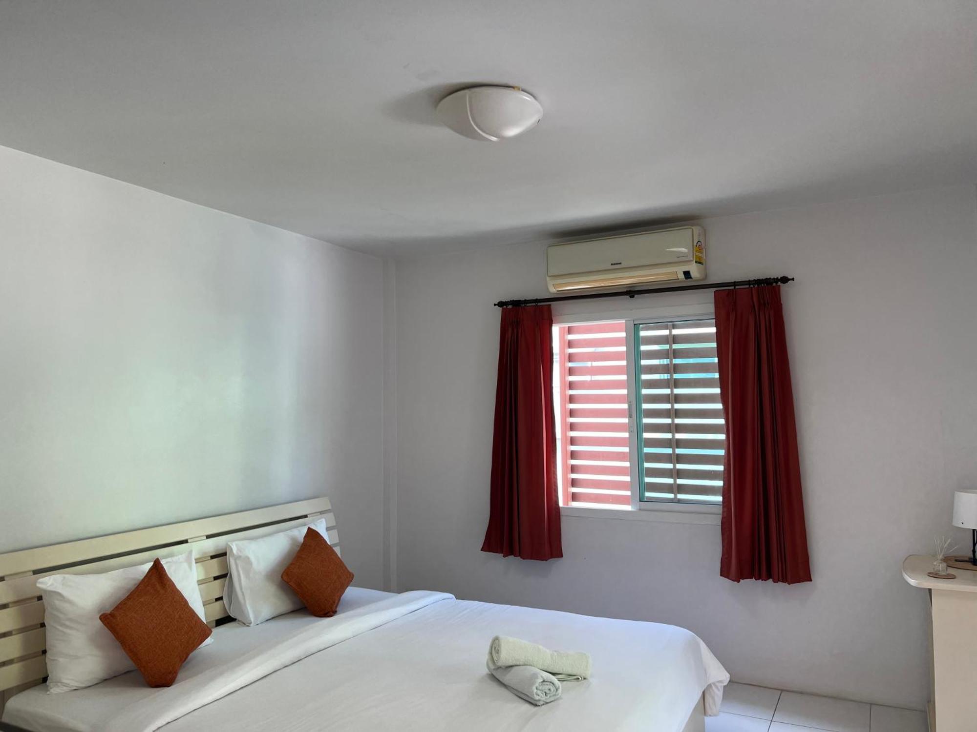 Hotel The 4 Blocks At Kata Noi Esterno foto